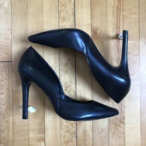 Charles David - Black Pumps